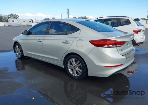 2017 Hyundai Elantra Se из США, поврежденный, VIN KMHD84LF4HU271497